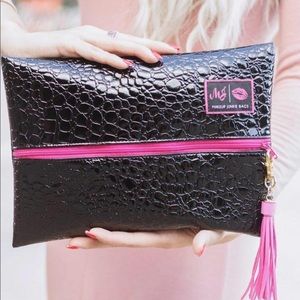 Large Makeup Junkie Midnight Gator